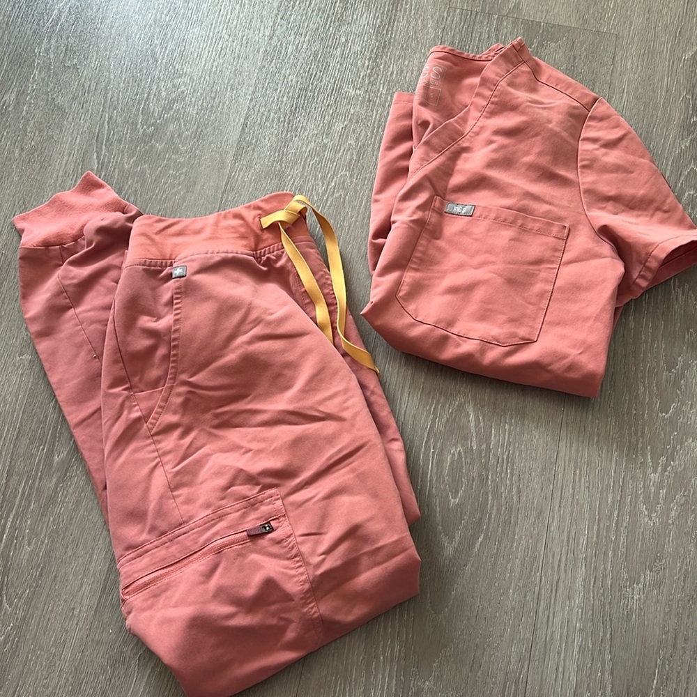 Figs scrub set